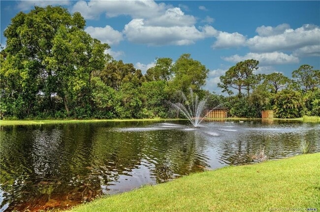 Building Photo - 8164 SE Croft Cir