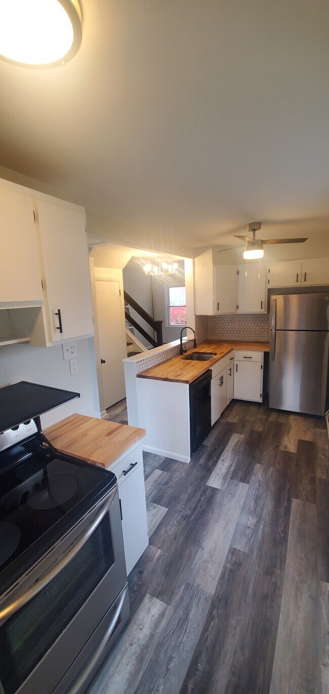 Kitchen - 557 A St