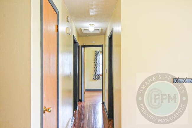 Building Photo - 3 Bedroom / 1 Bath Home Minutes from Hartm...