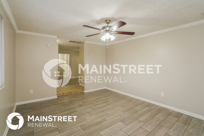 Building Photo - 960 Dostie Cir