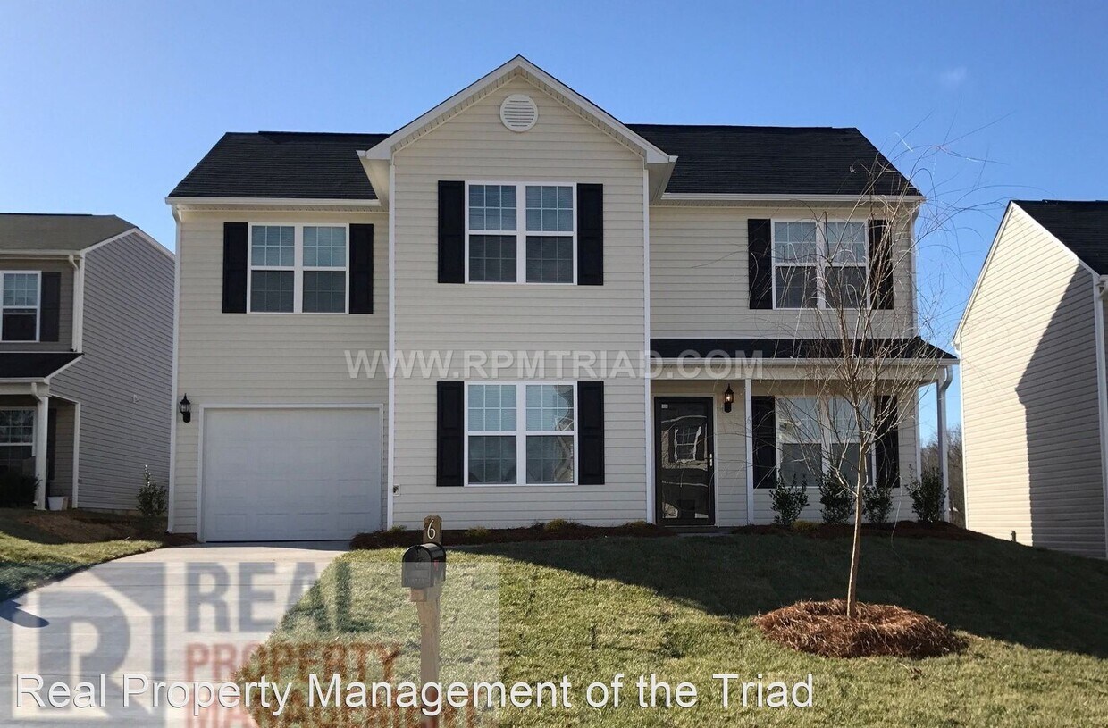Primary Photo - 4 br, 2.5 bath House - 6 Grace Chapel Ct