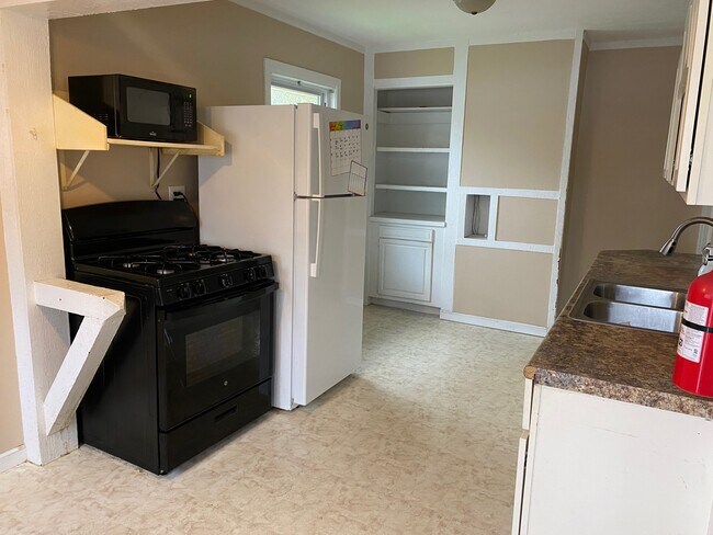 Building Photo - 201 4th Ave N