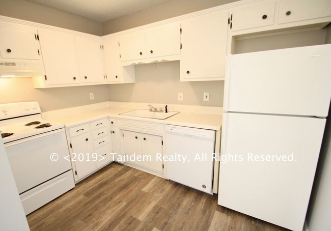 Building Photo - 105 Tyne Blvd Apt 4