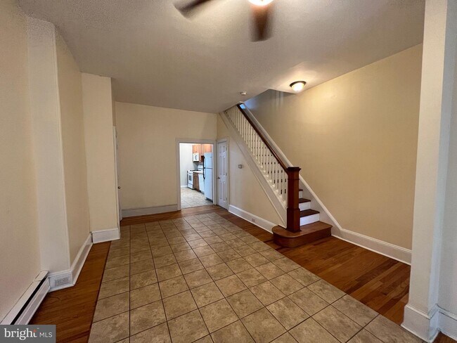 Building Photo - 355 Barclay St