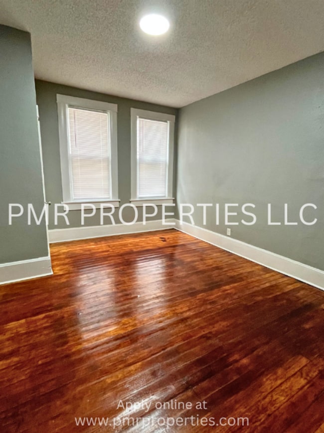 Building Photo - 811 N 10th St