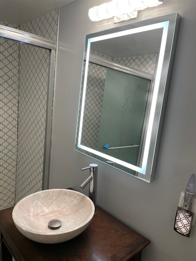 Bathroom 1 - 10119 Prince Pl