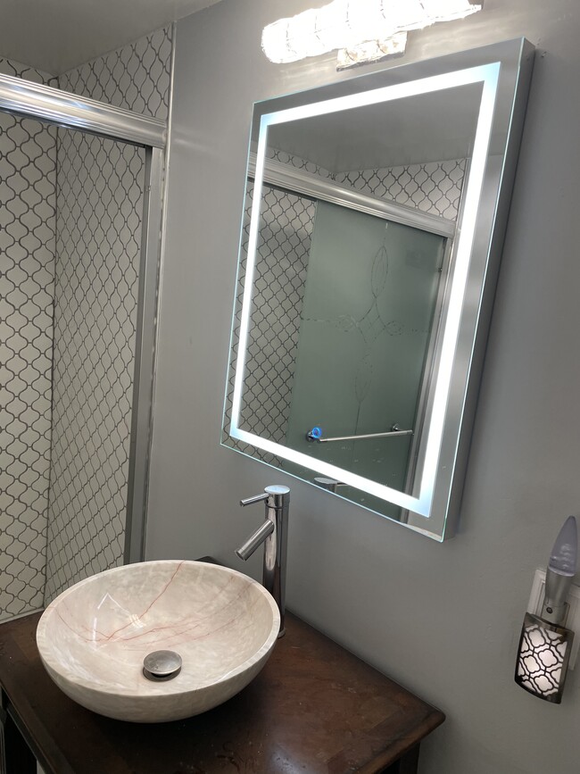 Bathroom 1 - 10119 Prince Pl