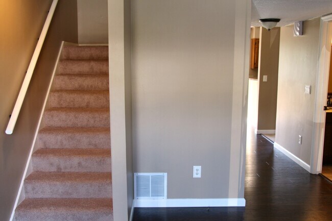 Foto del edificio - 405 Spruce Lane