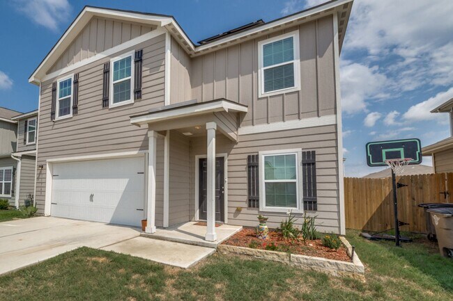 Building Photo - 4-BEDROOM HOME IN LUCKEY RANCH