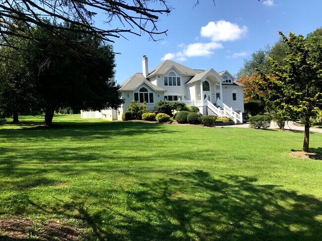 Foto del edificio - 45 Big Island Rd