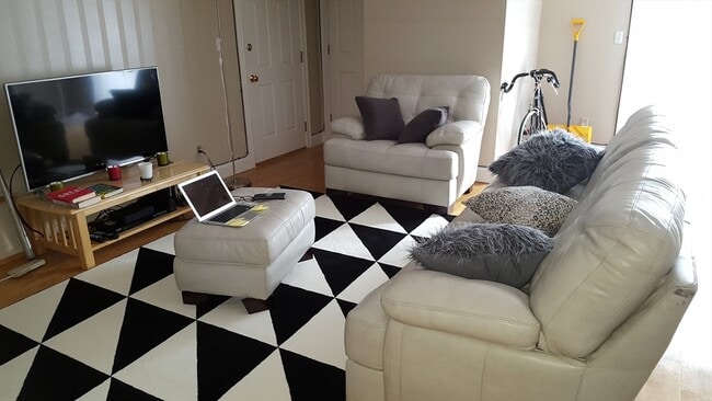 Foto del edificio - 24 Forge Pond