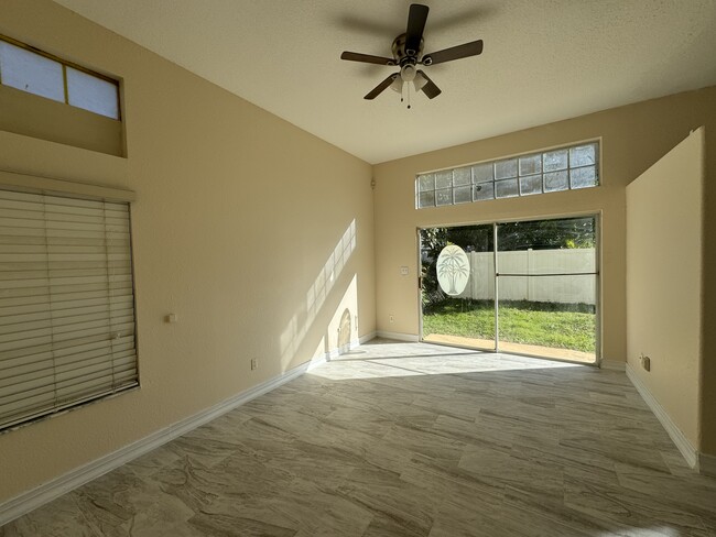 Building Photo - 4939 Dunmore Ln