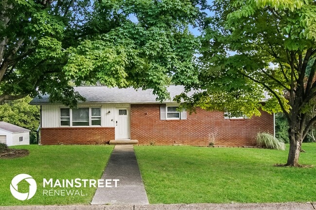 Foto del edificio - 6113 Clayberry Dr