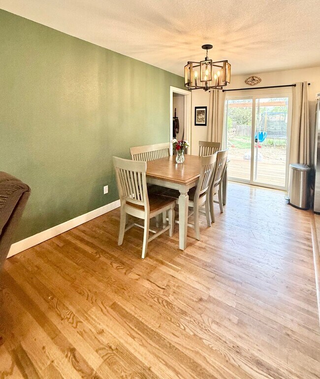 Foto del edificio - Renovated home on Yosemite for rent!