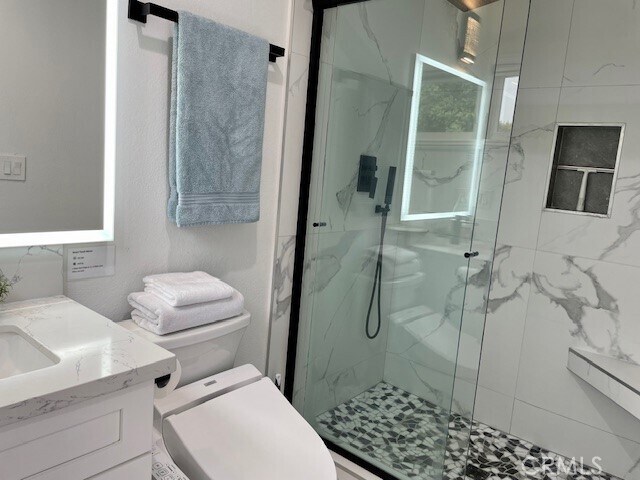 Foto del edificio - 1349 N Formosa Ave