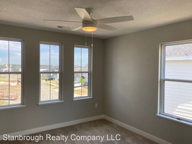 Foto del edificio - 4 br, 2.5 bath House - 1509 NE Savana Dr
