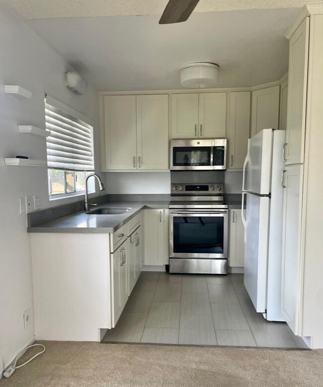 Foto del edificio - 94-723-723 Meheula Pkwy