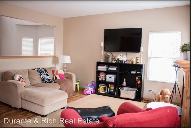 Building Photo - 1824 Candlelight Cir