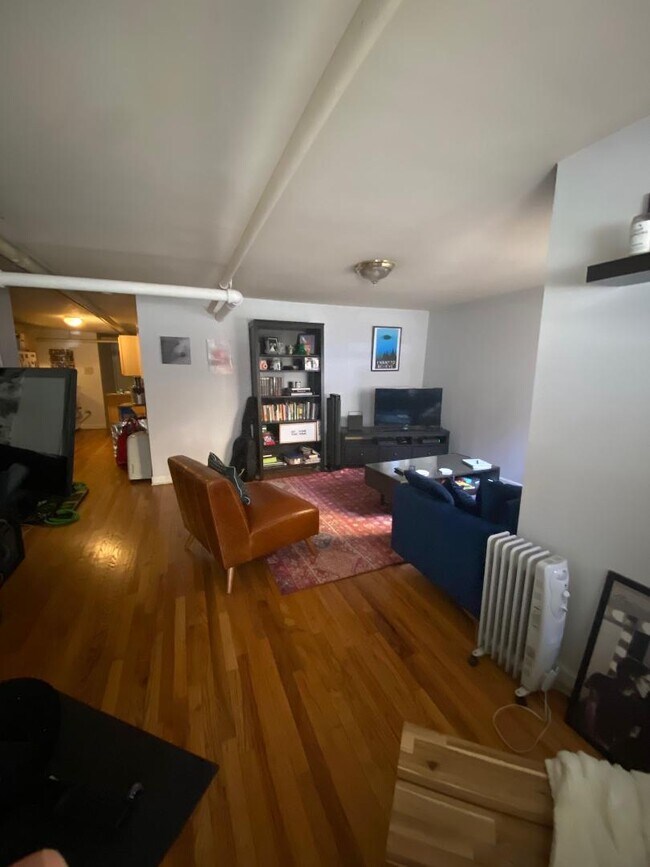 Foto del edificio - 638 W Roscoe St