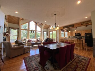 Building Photo - 173 Treetop Ln