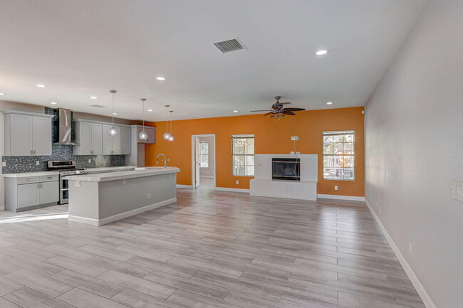 Building Photo - 32855 Canyon Vista Rd