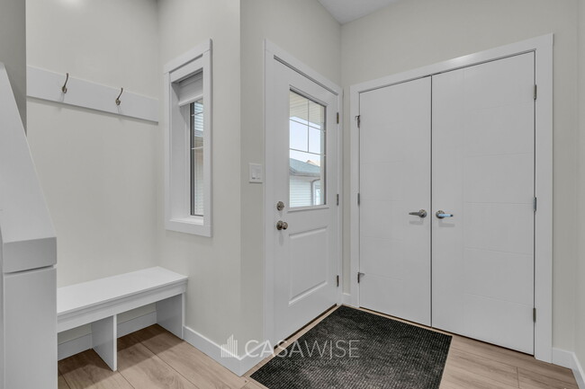 Building Photo - 1061 Berg Pl