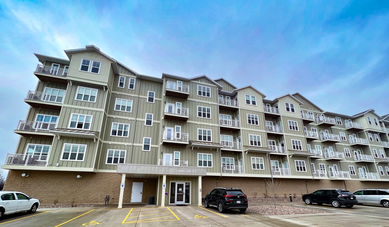 5th Ward Residences 1221 Hagar St La Crosse, WI Apartments for Rent
