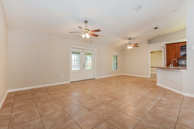 Building Photo - 11546 Lake Dr