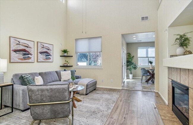 Building Photo - Beautiful Home in the the Murphy Creek Com...