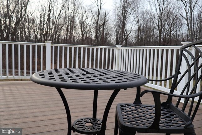 Building Photo - 659 Thomas Penn Dr