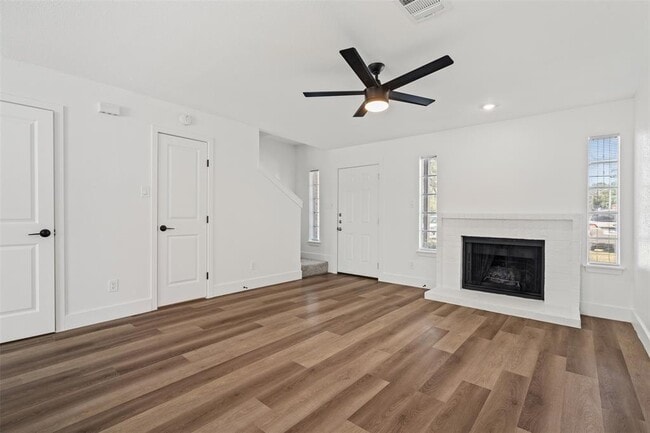 Building Photo - 1810 River Crossing Cir