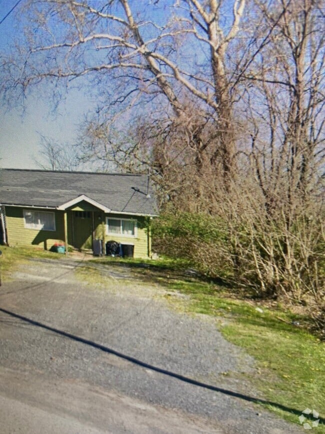 Building Photo - 291 Summers School Rd