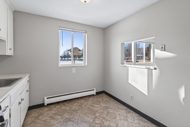 Foto del edificio - Spacious 2BR/1Bath Available Now!