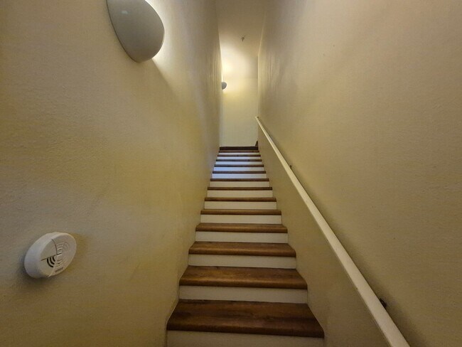 Foto del edificio - Adorable 2 bedroom 2 bath with Loft Townhome