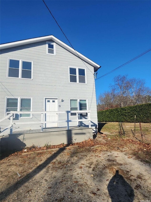 184 Priscilla Ave, Flanders, NY 11901 Room for Rent in Flanders, NY