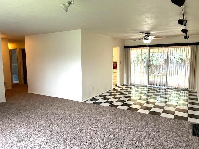 Foto del edificio - 1777 E Oakland Ave