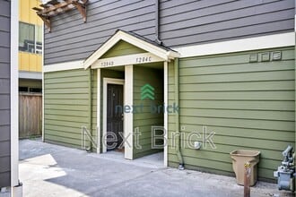 Building Photo - 5204 Delridge Wy SW