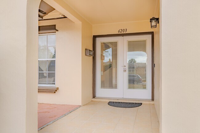 Building Photo - 6203 Tebbetts Dr