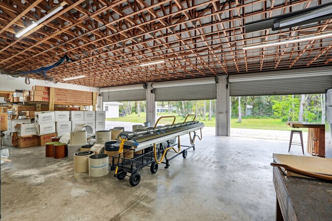 Foto del edificio - 2261 Krape Rd