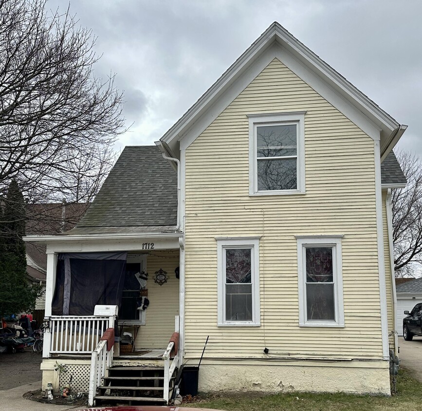 Primary Photo - 1712 Lasalle St