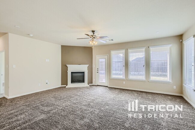 Foto del edificio - 3129 Sunny Hl Wy