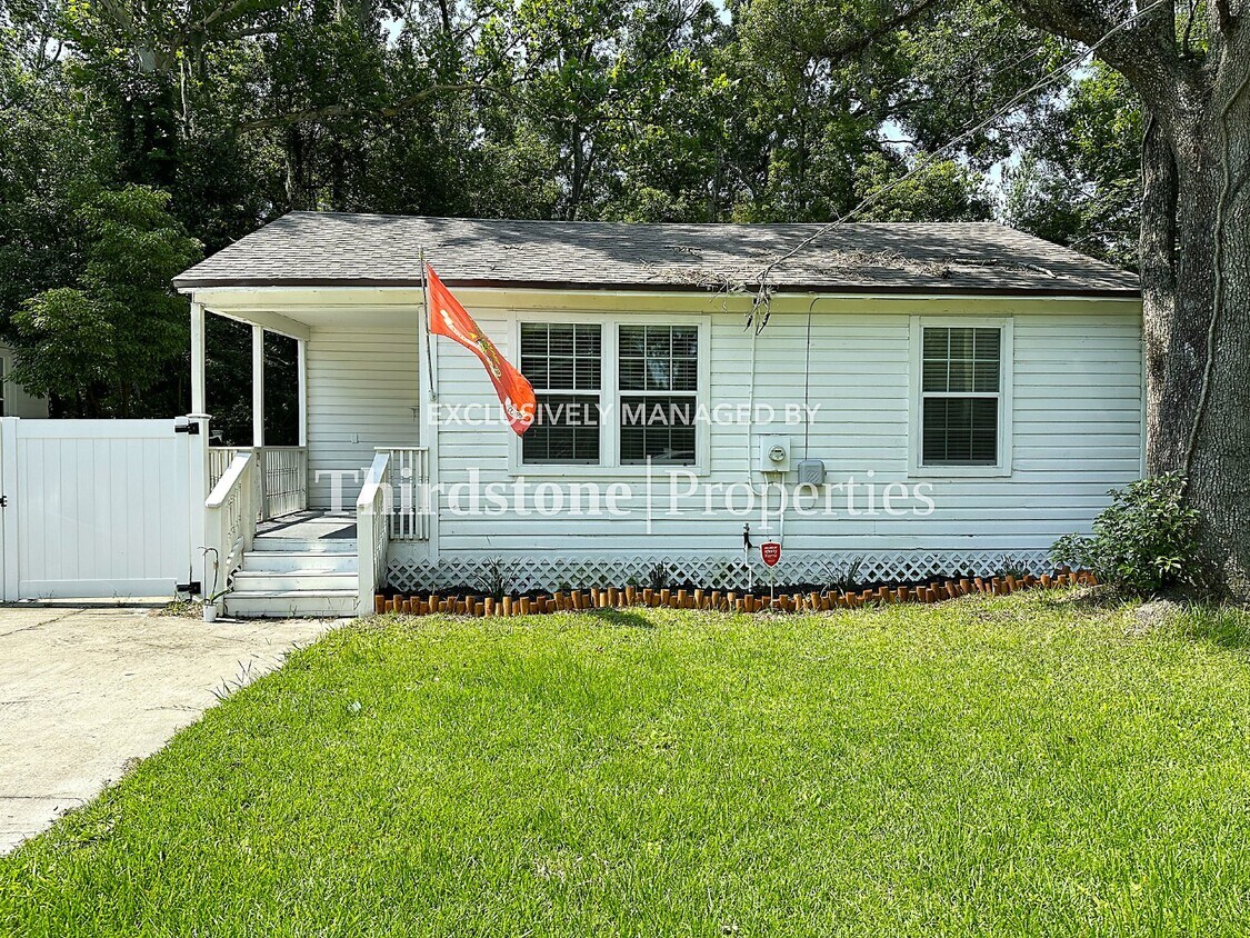 Primary Photo - 2748 Gilmore St