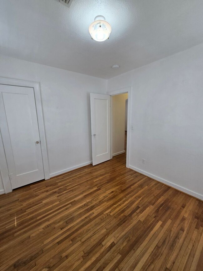 Foto del edificio - Pet Friendly 2 Bed House with a Fenced Yard
