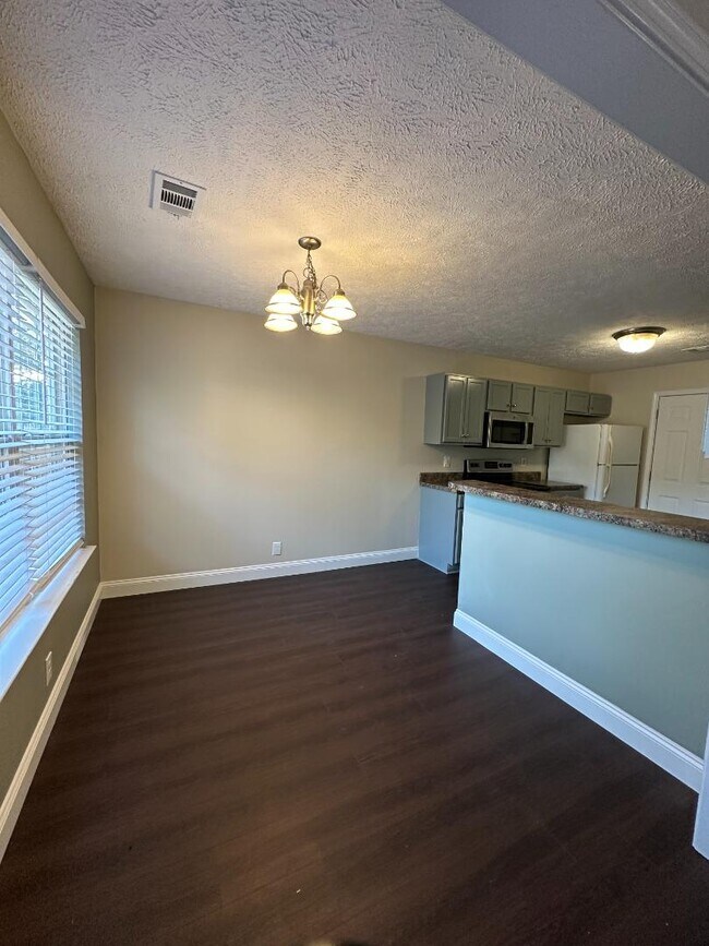 Building Photo - 1171 Catawba Way