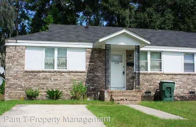 Primary Photo - 2128 Clars Ave