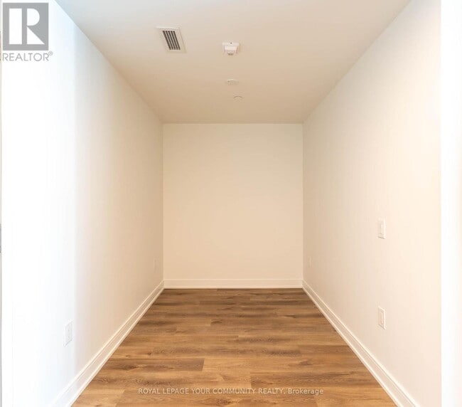 Building Photo - 3009-3009 Novar Rd