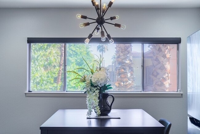 Foto del edificio - Move-In Ready, Fully Furnished Condo – Prime Strip Location