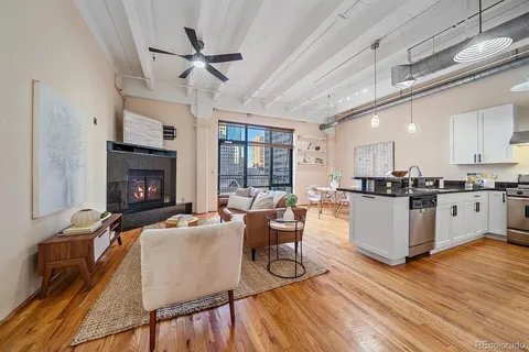 Building Photo - 1800 Lawrence St