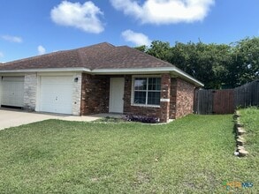 Building Photo - 1405 Cinch Dr