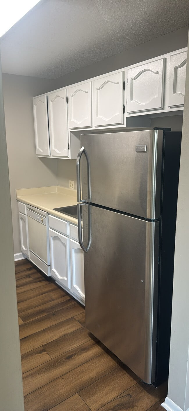 Building Photo - 115 Township Ln